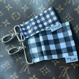 LaniClip  Black and White Checkered Keychain Set